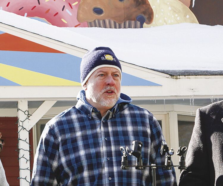 Federal judge unsatisfied with filings in bakery case